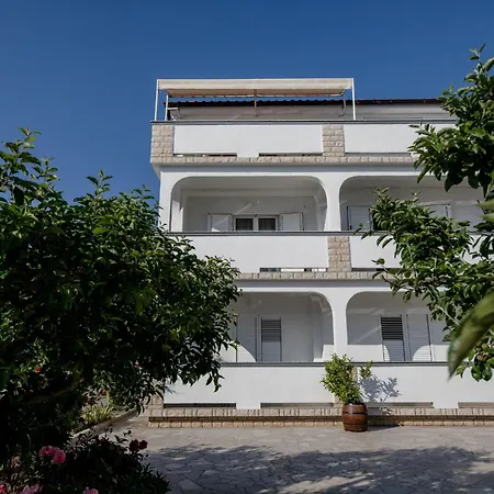 Guest house & Vidas Rab Town
