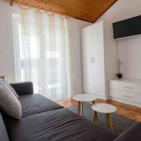 & Vidas Guest house